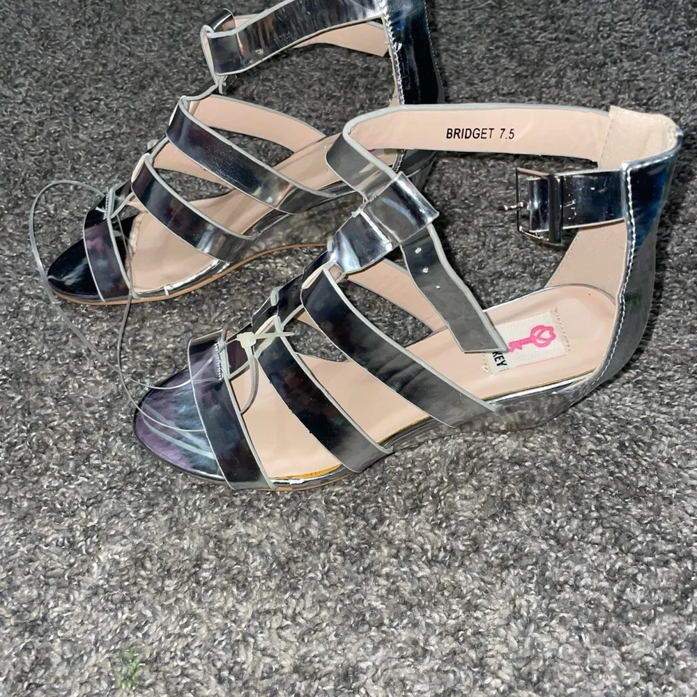 Pink Key Heels - Picture 4 of 6